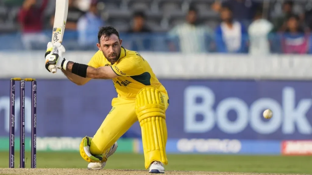 Maxwell and Babar hit their stride as Australia pip Pakistan